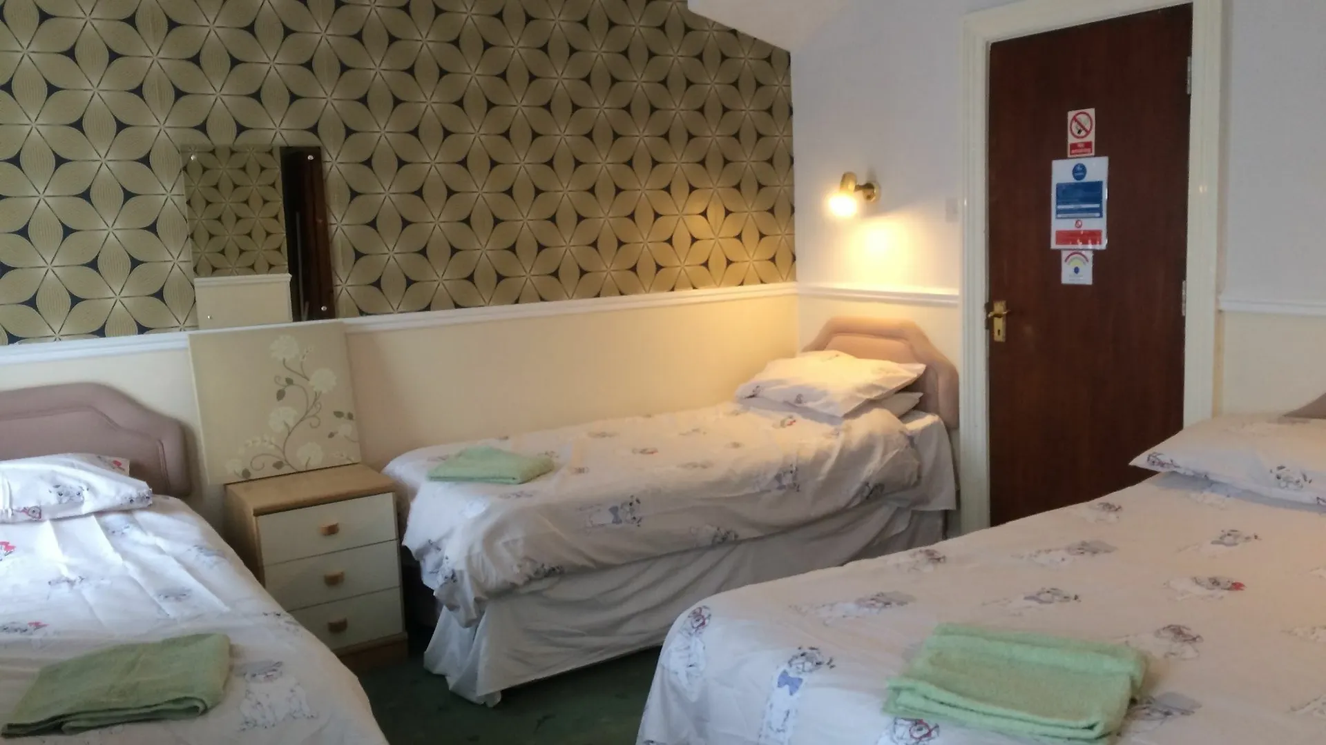 ברידלינגטון Chatley Court Guest House