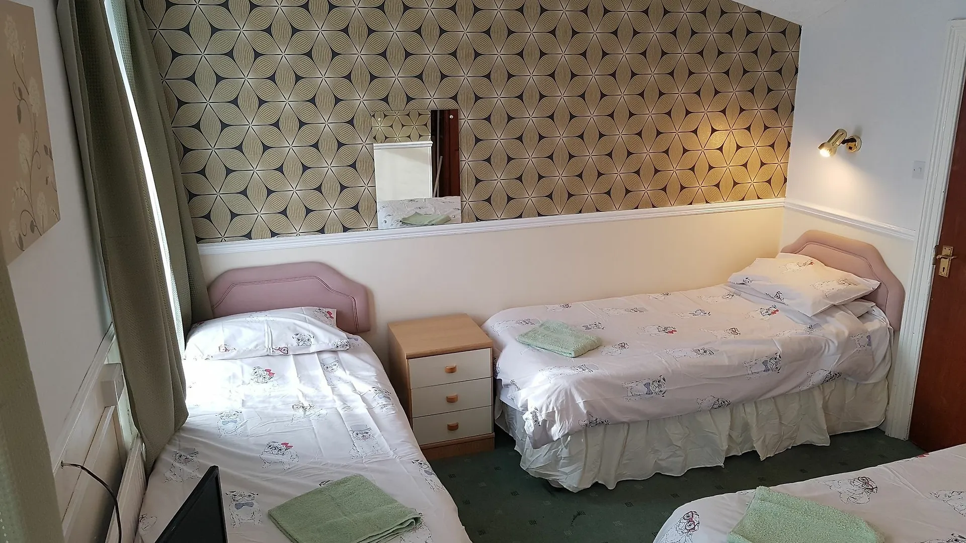 ברידלינגטון Chatley Court Guest House